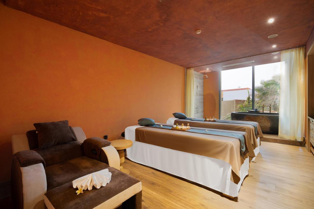 Sala Grand Tuyhoa Hotel Tuy Hòa Zewnętrze zdjęcie